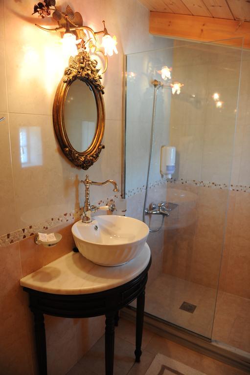 Agnadi Suites Episkopos Room photo